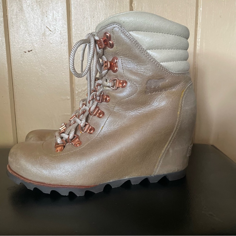 Sorel Conquest Wedge Holiday Limited Edition Boot